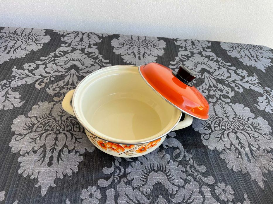 Trem de Cozinha em EMALTE - Pouca Utilização