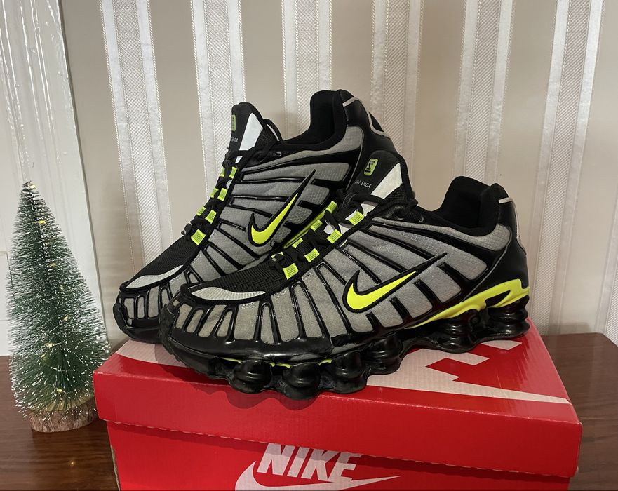 Оригінальні кросівки Nike Shox TL Thunderstorm (Volt/Black)