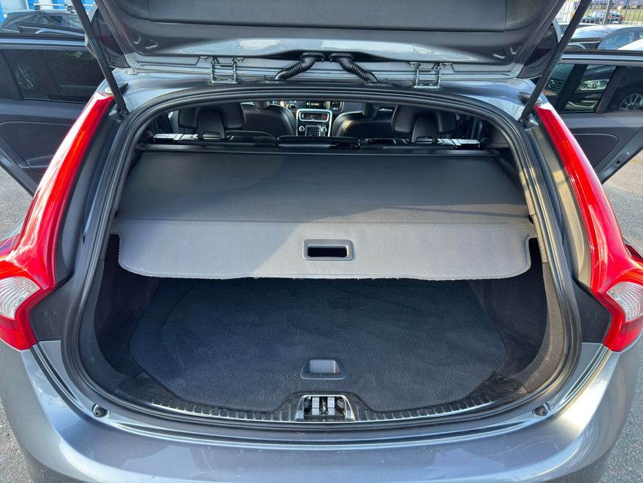 Volvo V60 Facelift R-Design D3 Drive-E 2016