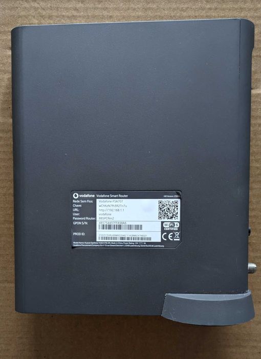 Router Huawei OptiXstar / 2.4 GHz e 5 GHz