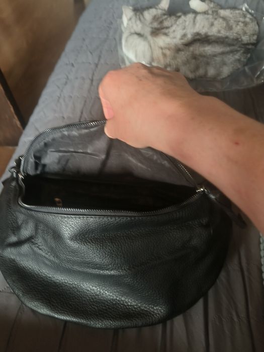 Piękna nowa duża czarna nerka