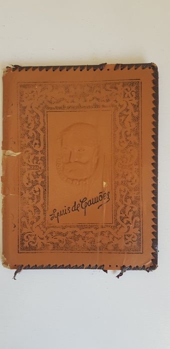 Capa reliquia Luis de Camoes