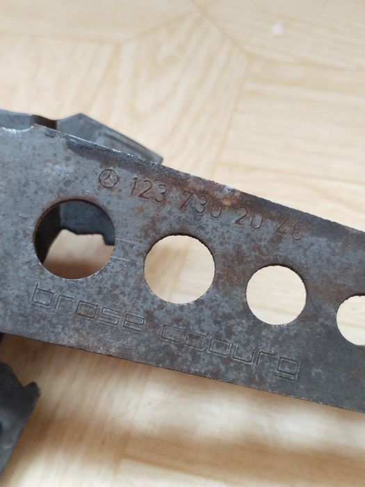 Мерседес W116/123 Механический стеклоподьемник (задний)