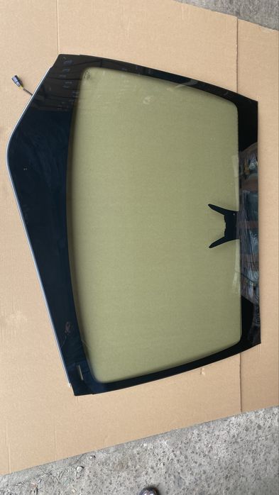 Скло лобове Tesla Model Y 2024