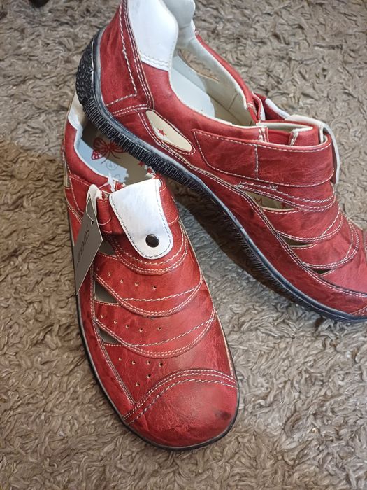Buty rozmiar 41 czerwone eko-skóra