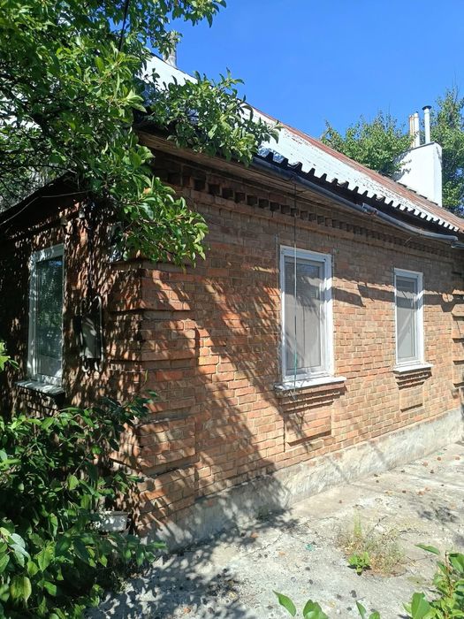 Продам цегляний будинок з газовим опаленням (14 р-н)