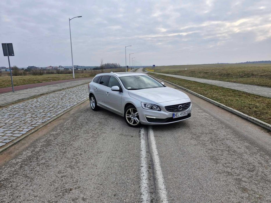 Wynajem samochodu VOLVO V60 2.0  Automat