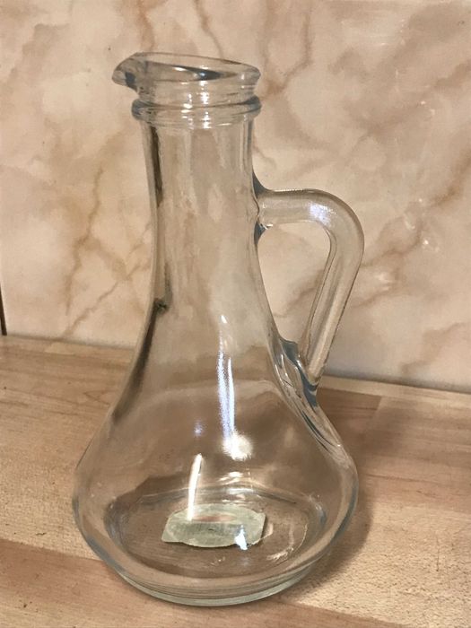 Dzbanek na wino, na wodę, na oliwę