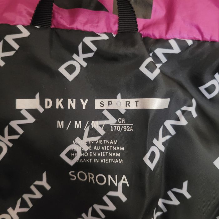 Яркая, демисезонная куртка Donna Karan NY, размер М, б/у