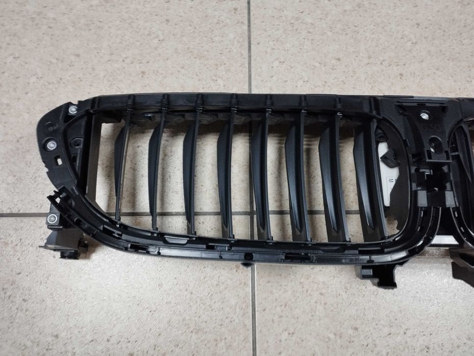 BMW 5 G30 верхні жалюзі 749727901 до рестайлінг 51137497280