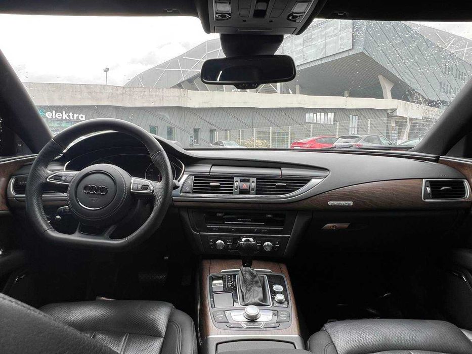 Audi    A7  2015