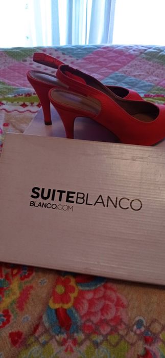 Par de sapatos SuiteBlanco em tecido tom coral, Tam. 36