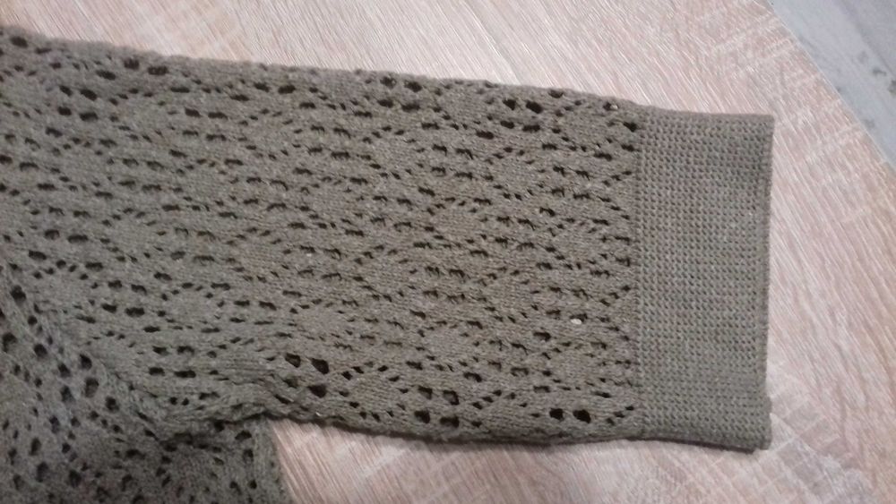 Damska ażurowa sweterkowa narzutka 40/42