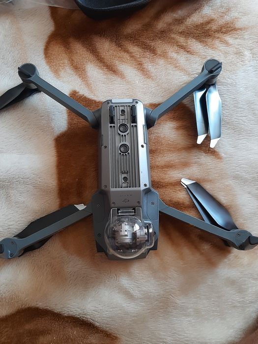 DJI Mavic Pro квадрокоптер