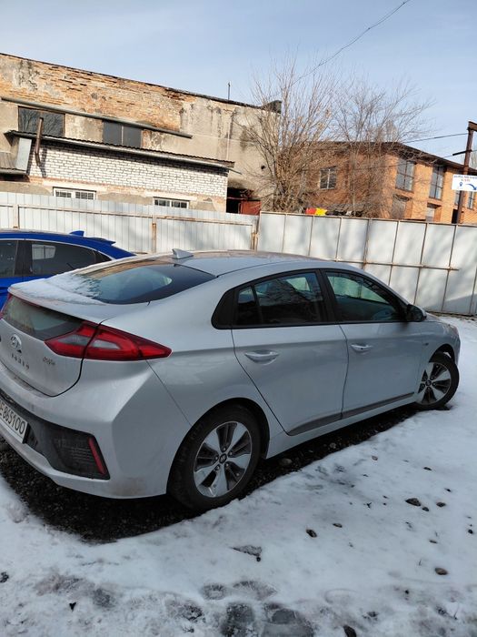 Ионик заряжаемый гибрид продам