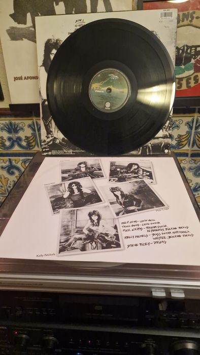 LA Guns- LP em excelente estdo