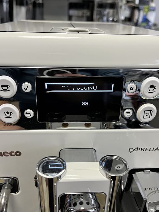 Кавоварка кавомашина Saeco Exprelia Evo