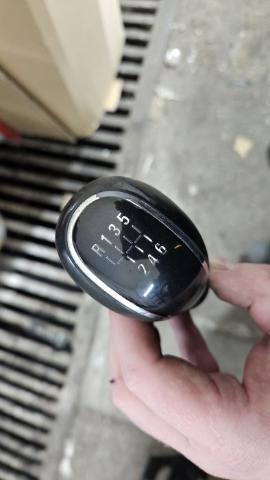 Gałka zmiany biegów opel Astra j 4 IV 6b oryginał stan bardzo dobry