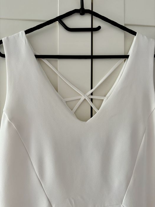 Biala asymetryczna sukienka damska Top Secret r. 40/L