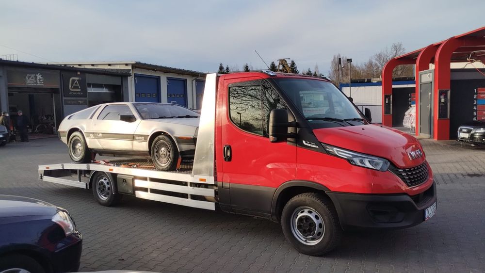 Transport pomoc drogowa holowanie auto laweta przewóz awaria wypadek