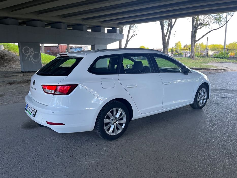 Seat Leon salon Polska FV23%