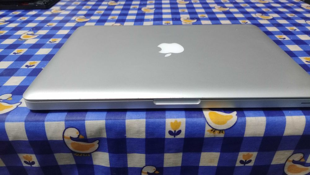 MacBook Pro Intel Core i5