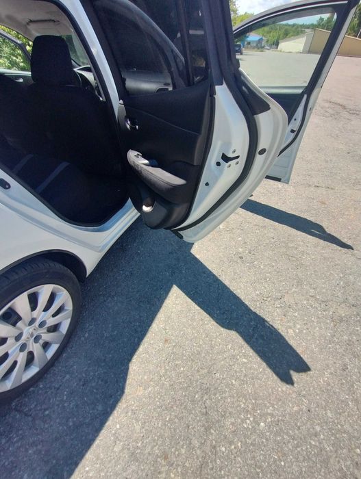 Продам Nissan Leaf 2014.