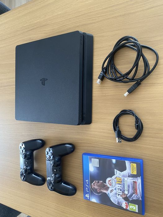PS4 Slim 1TB 2 pady