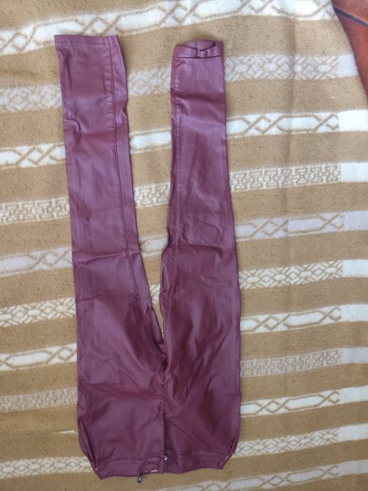 Vendo calça eco pele