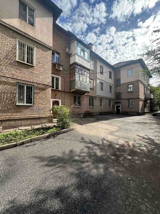 Продаж 2 кім. квартири, вул. Хабаровська б.11, Соцмісто