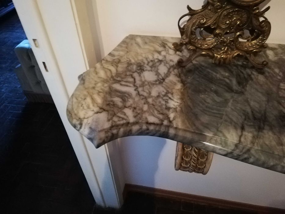 Consola de mármore, peça perfeita e única proveniente de África.