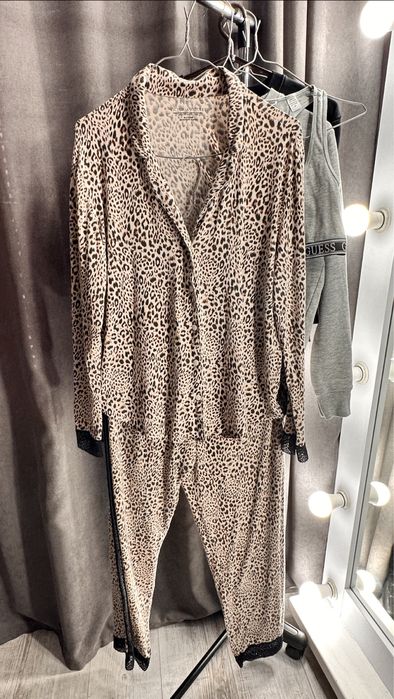 Піжама Victoria's Secret Modal Lace Long PJ Set Leo print