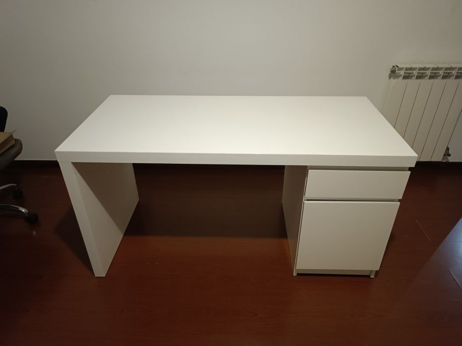 Secretária Malm IKEA