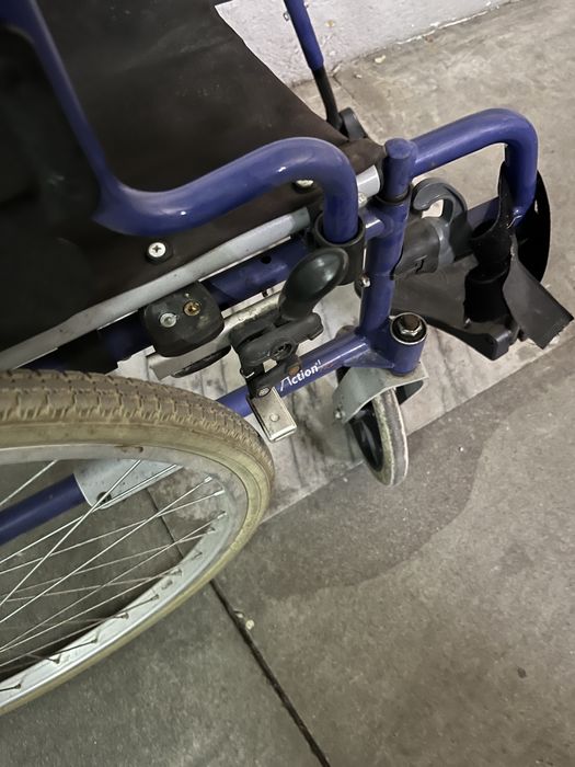 Cadeira de rodas invacare, em otimo estado