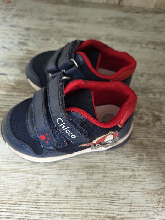 Кросівки chicco 19 розмір