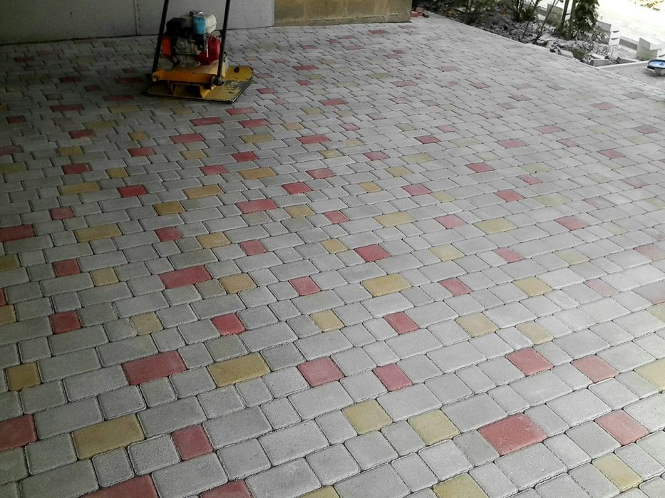 Укладка тротуарной плитки ФЭМ: 500 грн. - Інші будматеріали Донецьк на Olx