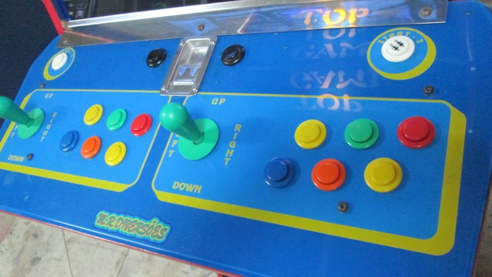 Máquina jogos com 28 polegadas como nova