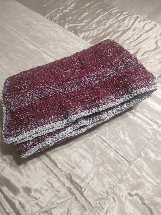 Ковдра, плед ручної в'язки.