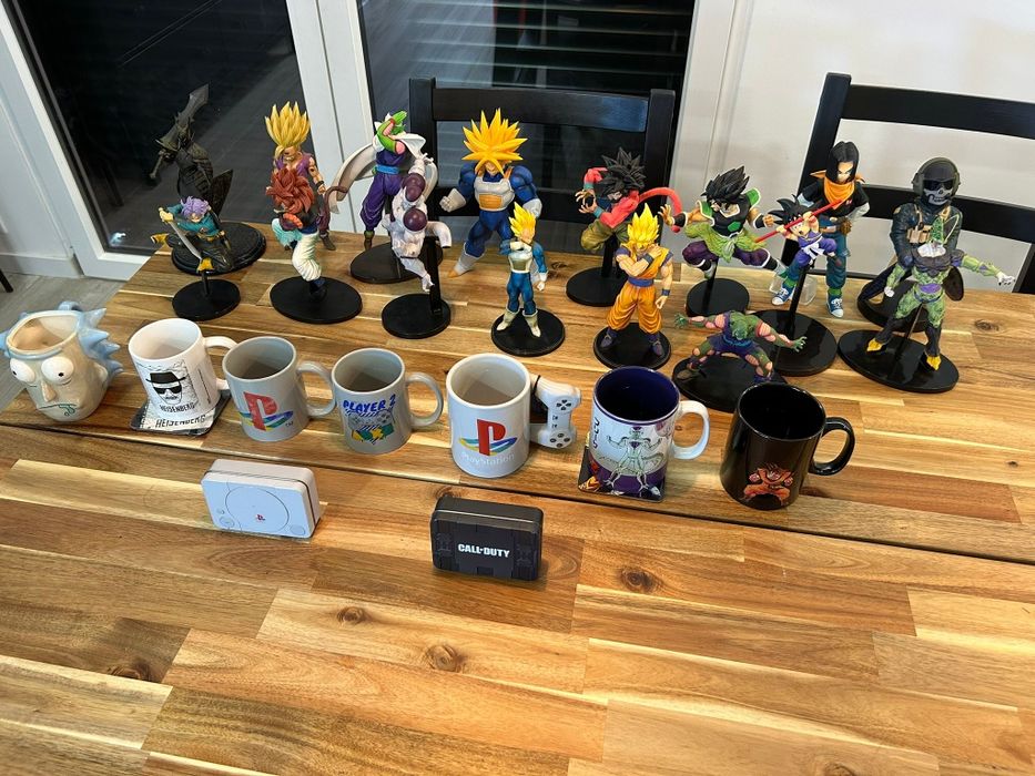 Pack de Figuras e Canecas