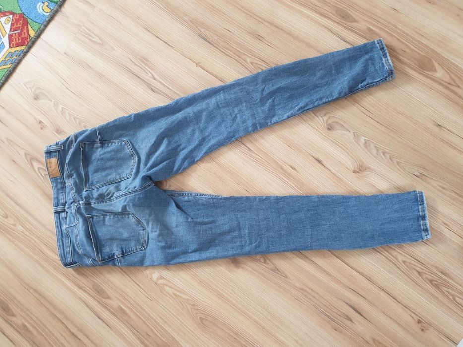 Jeansy z dziurami Breshka Denim rozm 38