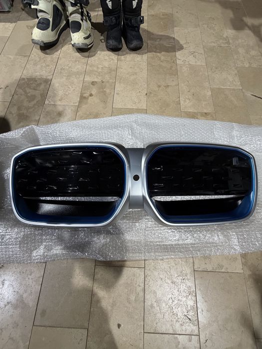 Grelha dianteira BMW IX3