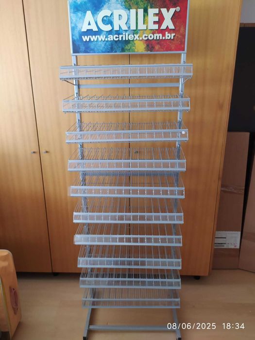 Expositor de tintas Acrilex