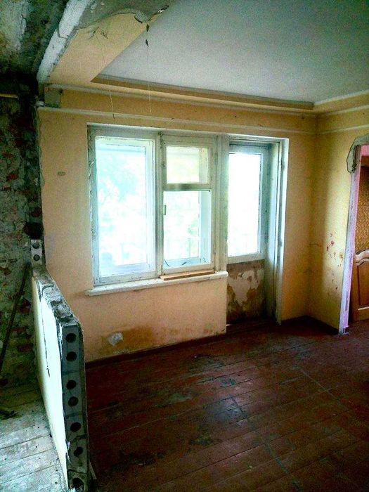 Продам 3-кімнатну квартиру з земельною ділянкою в Солотвині
