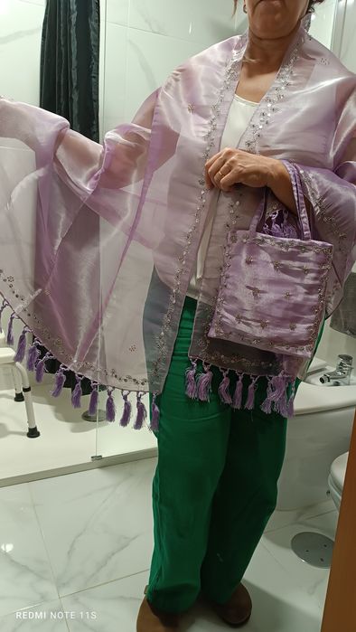Echarpe e mala para cerimônia