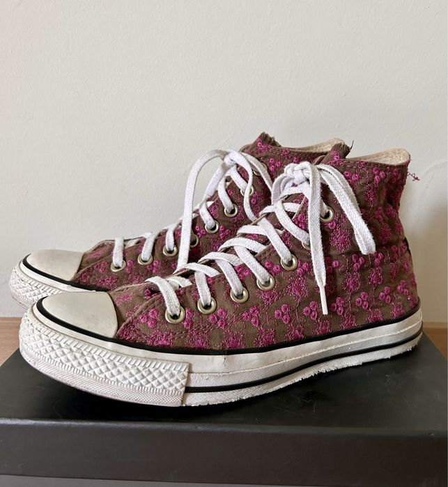 Рідкісні високі конверси з квітковим принтом