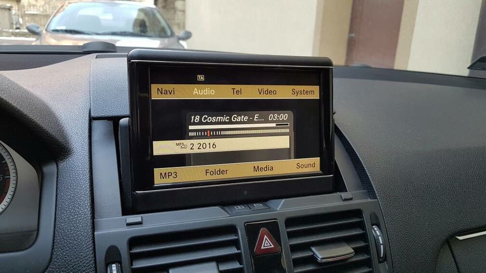 Naprawa Wyświetlacza Mercedes W204 / GLK