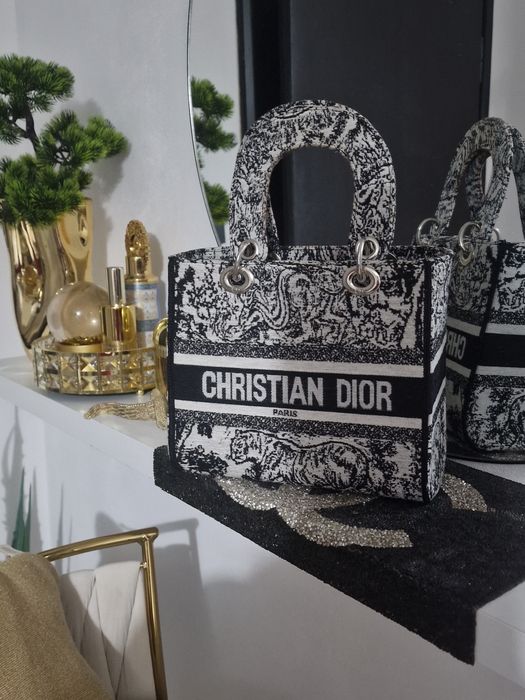 Piękna Torebka Christian Dior do ręki Polecam!