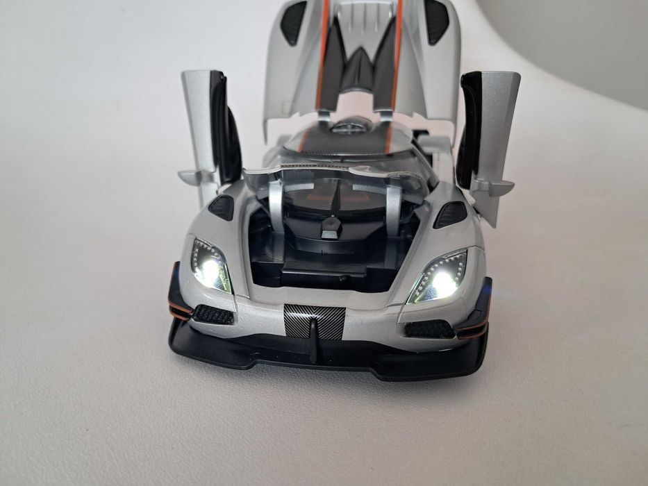 nowy metalowy model samochodu Koenigsegg Agera w skali 1:24