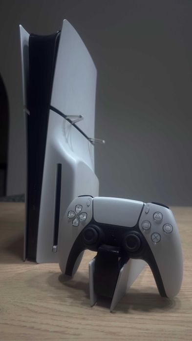 Konsola Playstation 5 z napędem