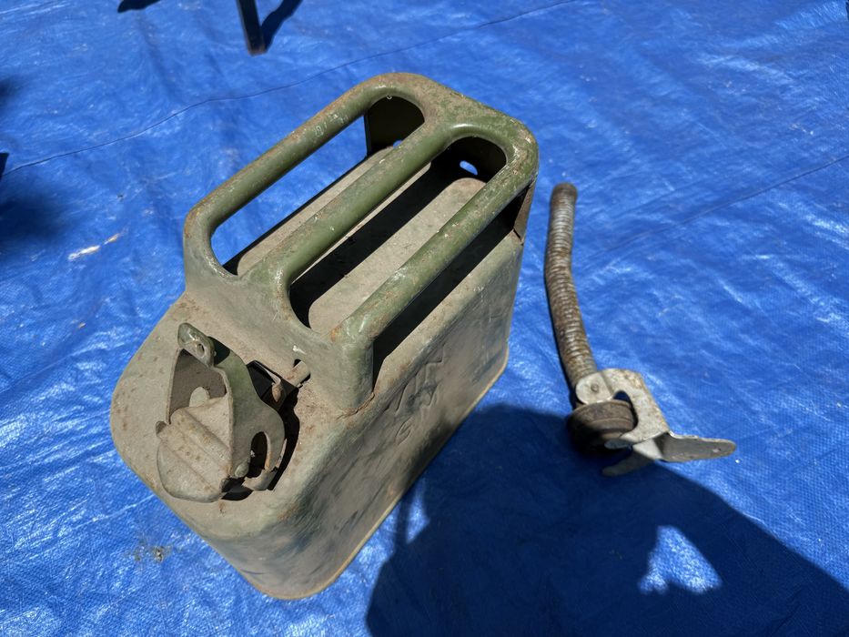 Jerrycan 10 L com mangueira de abastecimento    1955